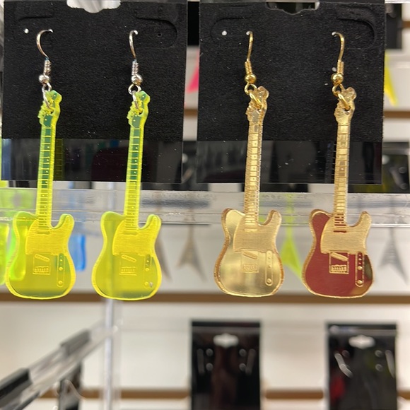 Guitar Shaped Earrings like a Telecaster - Picture 5 of 7